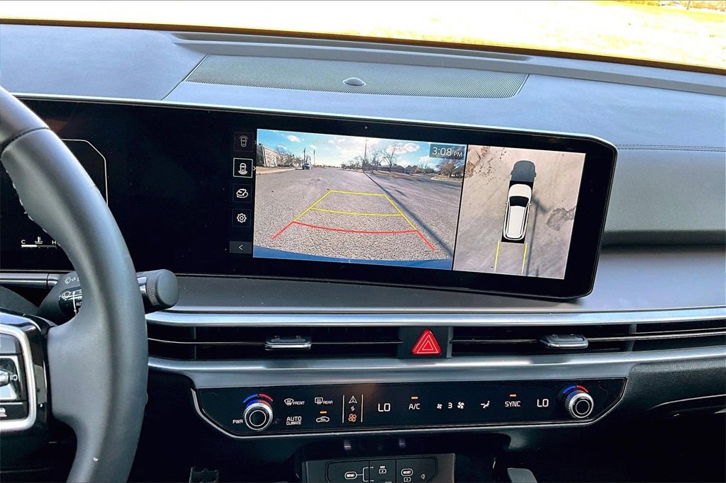 Used 2025 Kia Sorento SX image 23