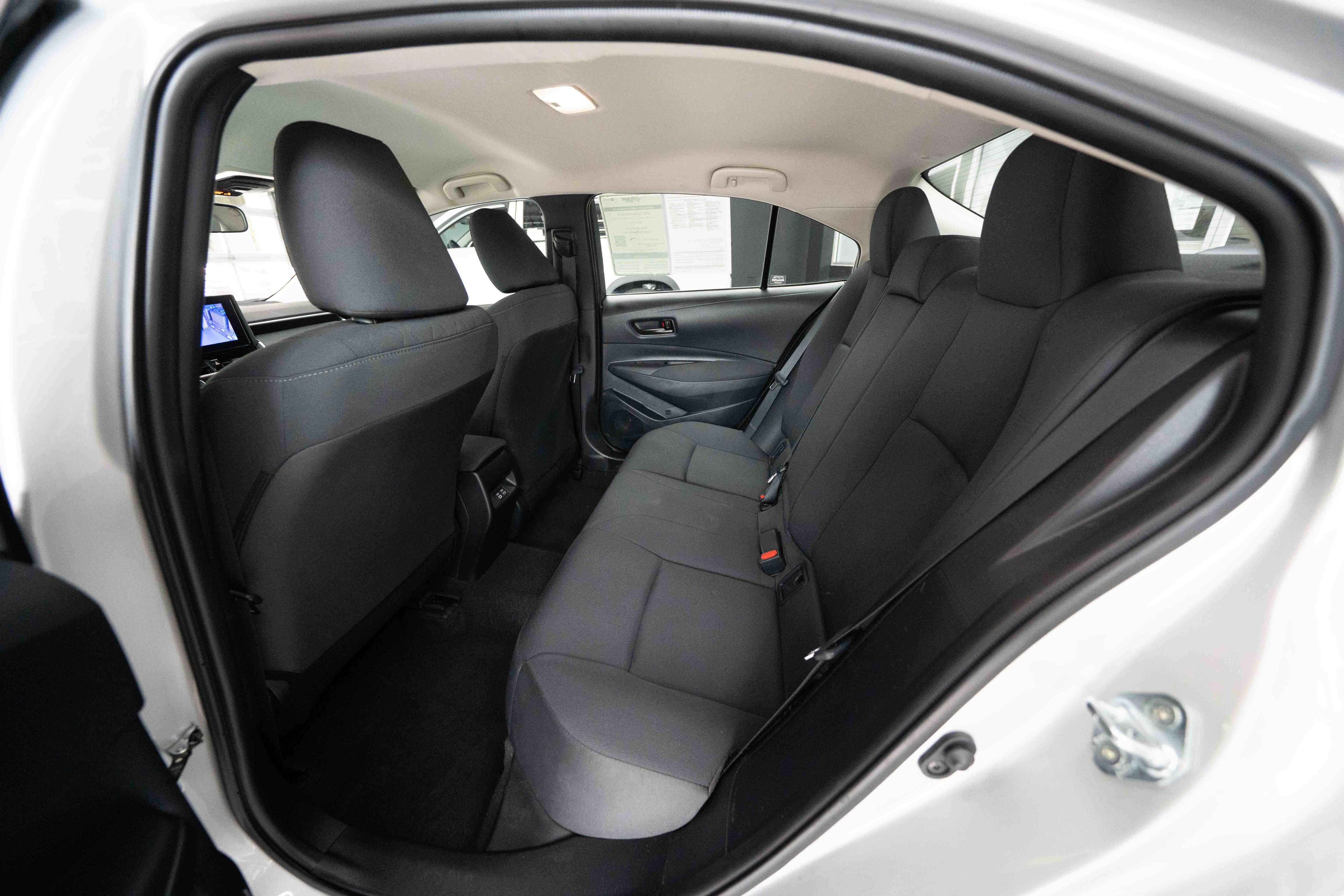 Used 2025 Toyota Corolla LE FWD image 23