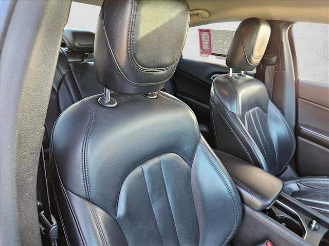 Used 2017 Chrysler 200 Limited Platinum image 23