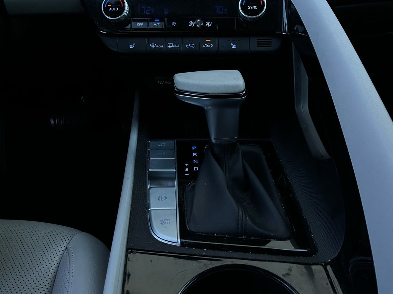 Used 2021 Hyundai Elantra Limited image 23