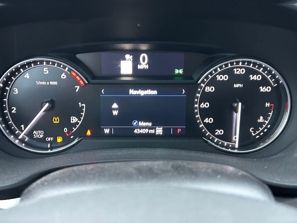 Used 2022 Cadillac XT4 Premium Luxury w/ Enhanced Visibility Package image 25