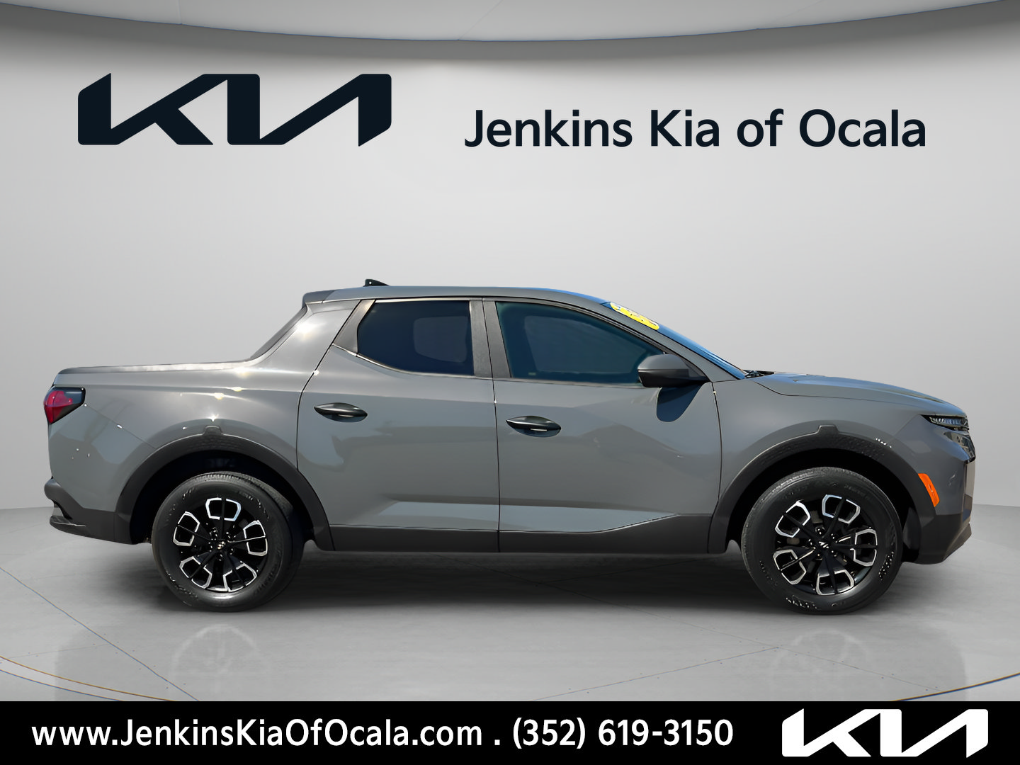 Used 2022 Hyundai Santa Cruz SEL FWD image 2