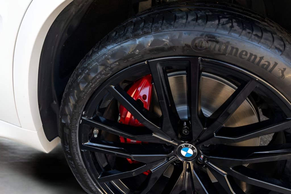 Used 2022 BMW X5 M50i w/ Executive Package AWD/4WD image 11