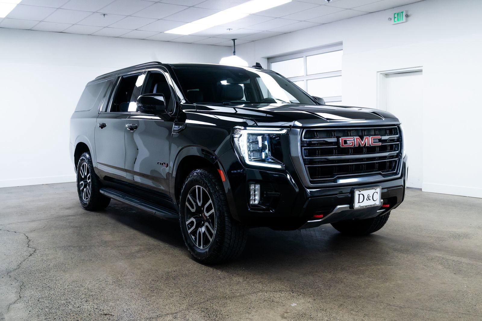 Used 2023 GMC Yukon XL AT4 w/ LPO, Floor Liner Package image 29