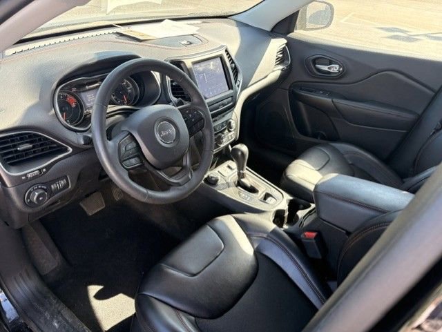 Used 2022 Jeep Cherokee Trailhawk AWD/4WD image 5