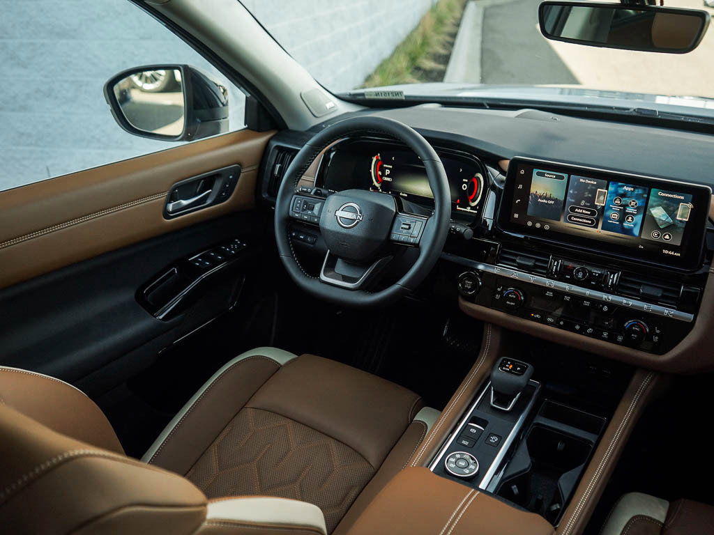 New 2026 Nissan Pathfinder Platinum AWD/4WD image 16
