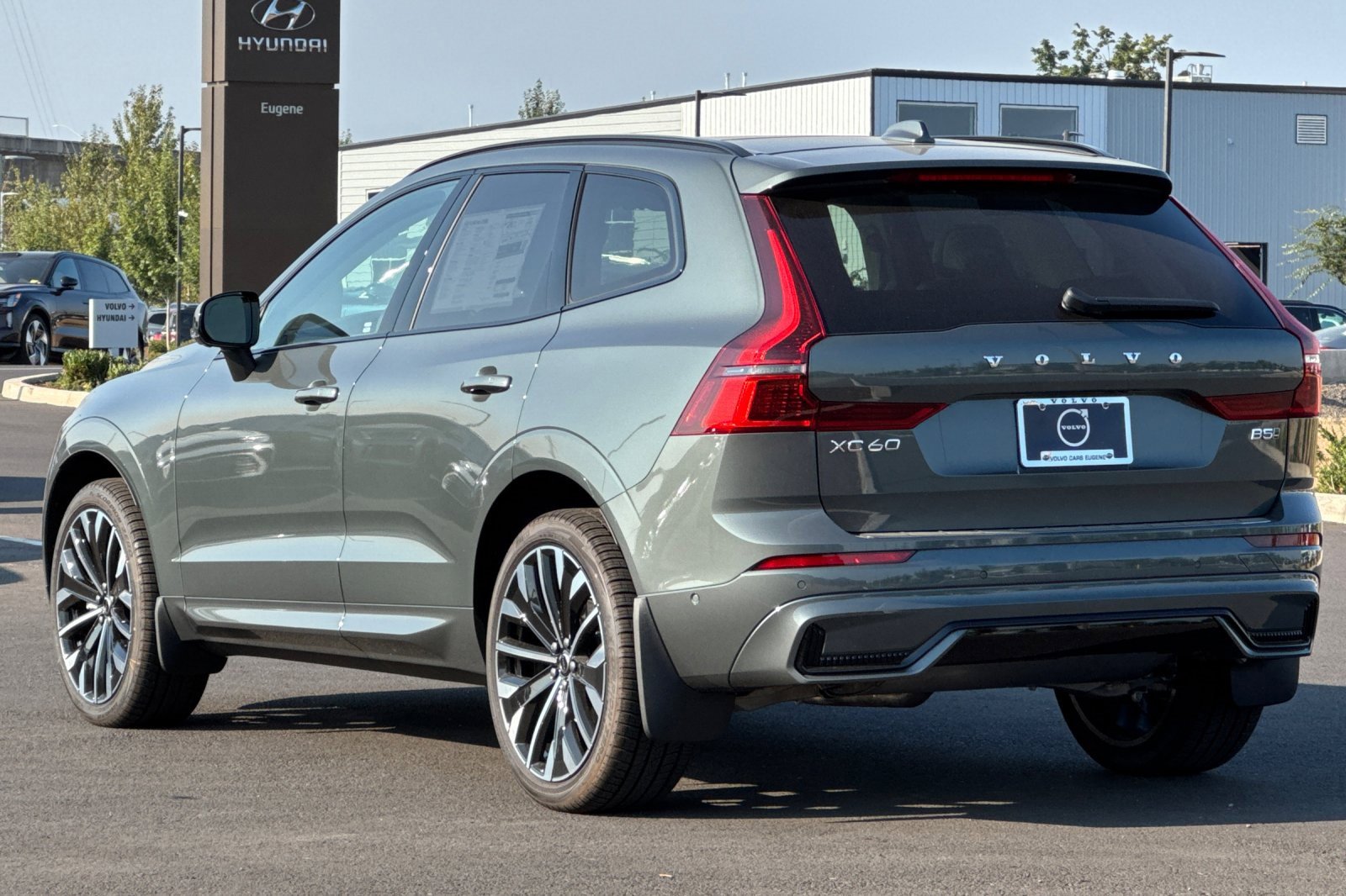 New 2026 Volvo XC60 B5 Ultra w/ Protection Package Premier image 5