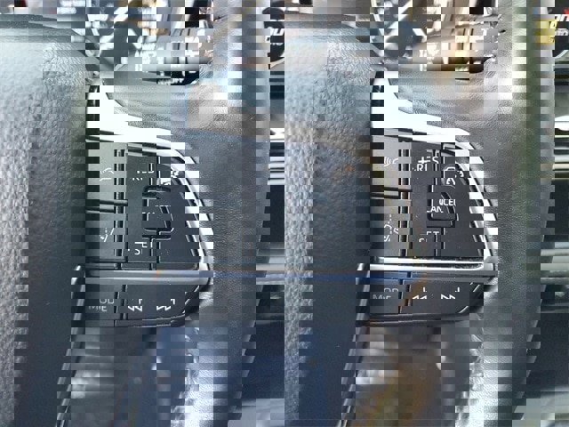 Used 2020 Toyota Highlander XLE image 22