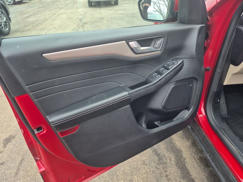 Used 2022 Ford Escape SEL image 20