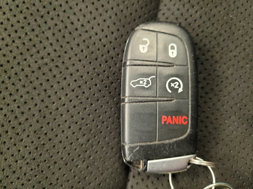 Used 2021 Jeep Grand Cherokee Laredo X image 32