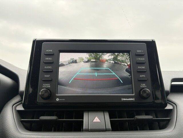 Used 2021 Toyota RAV4 XLE AWD/4WD image 8