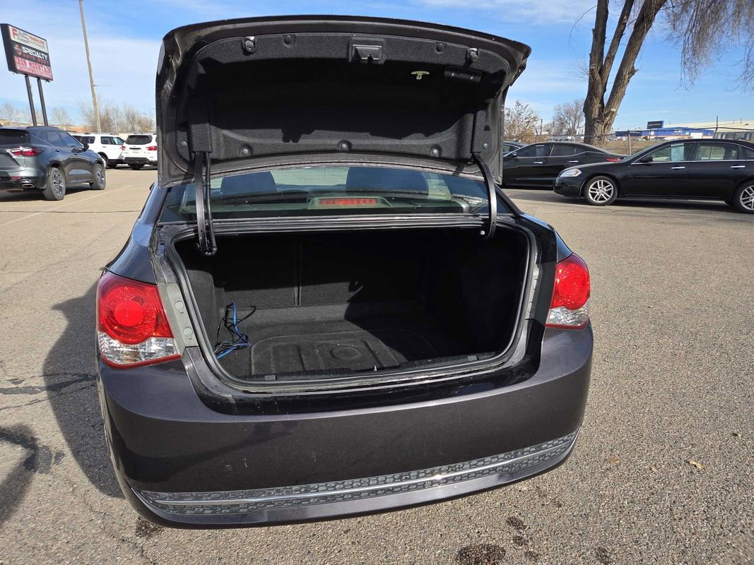 Used 2015 Chevrolet Cruze LT image 11