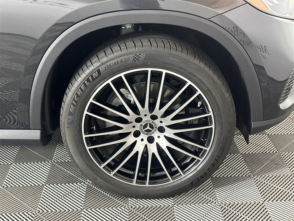 Certified 2025 Mercedes-Benz GLC 300 image 13