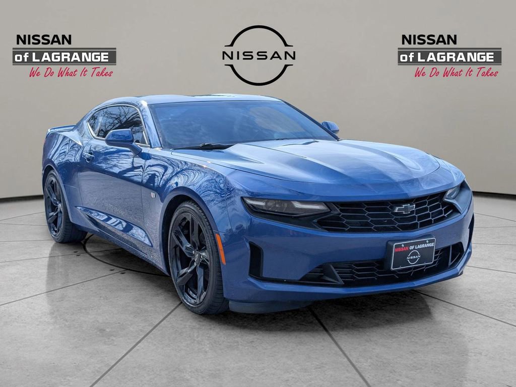 Used 2020 Chevrolet Camaro LT w/ Technology Package RWD image 3