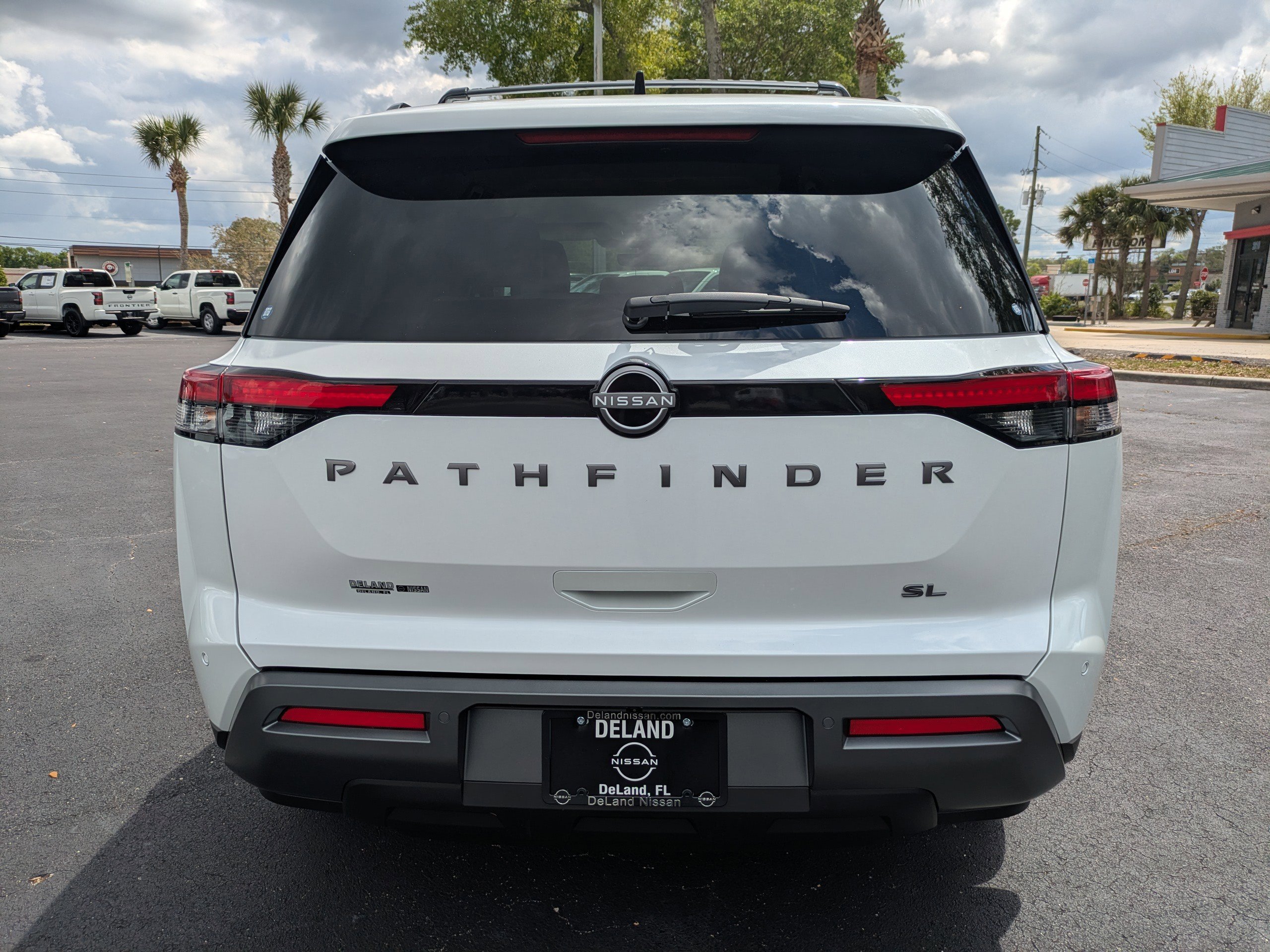 New 2026 Nissan Pathfinder SL FWD image 5