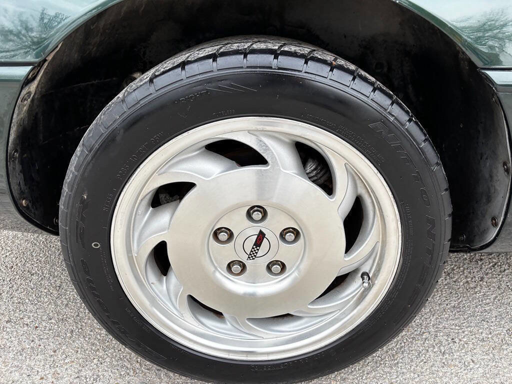 Used 1995 Chevrolet Corvette Coupe image 25