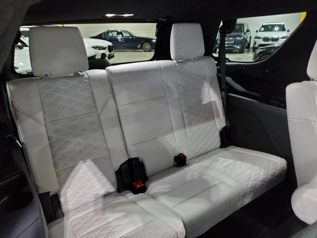 Used 2025 Cadillac Escalade Sport Platinum w/ LPO, Floor Liner Package AWD/4WD image 26