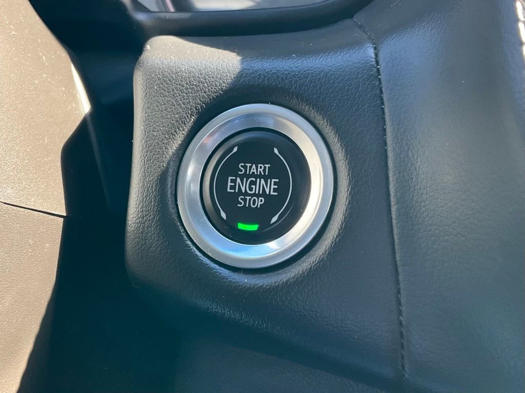 Used 2021 Chevrolet Suburban Z71 w/ Luxury Package image 24