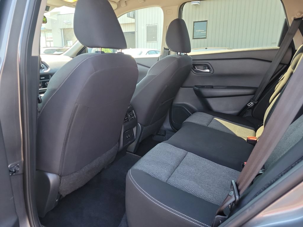 Used 2024 Nissan Rogue SV AWD/4WD image 15