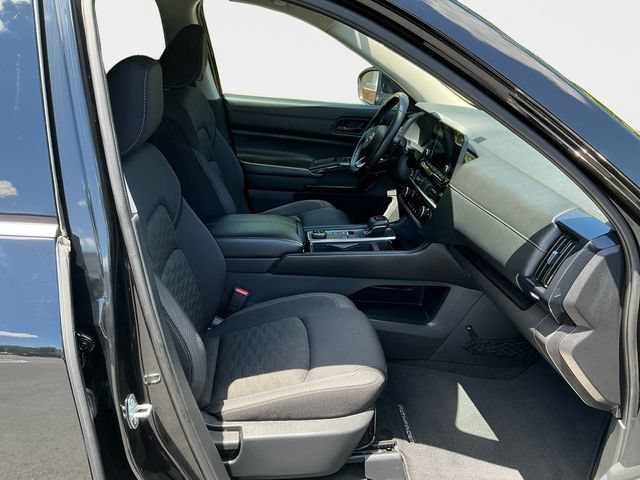 Used 2023 Nissan Pathfinder SV w/ SV Premium Package AWD/4WD image 16