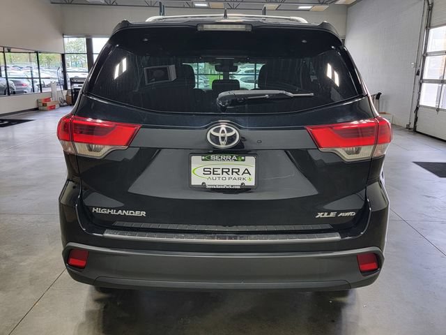 Used 2017 Toyota Highlander XLE AWD/4WD image 6