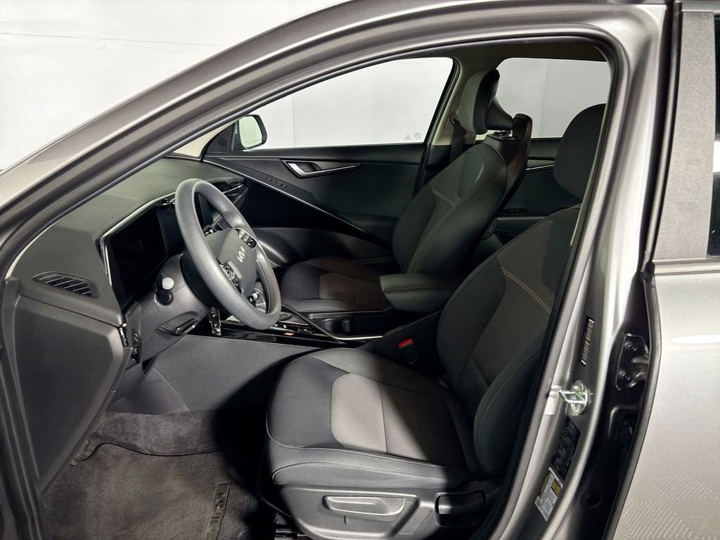 Certified 2024 Kia Niro LX FWD image 12