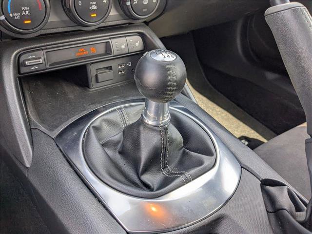 Used 2022 MAZDA MX-5 Miata Club RWD image 11