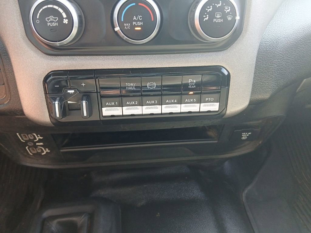 Used 2020 RAM 4500 Tradesman w/ Chrome Appearance Group image 23
