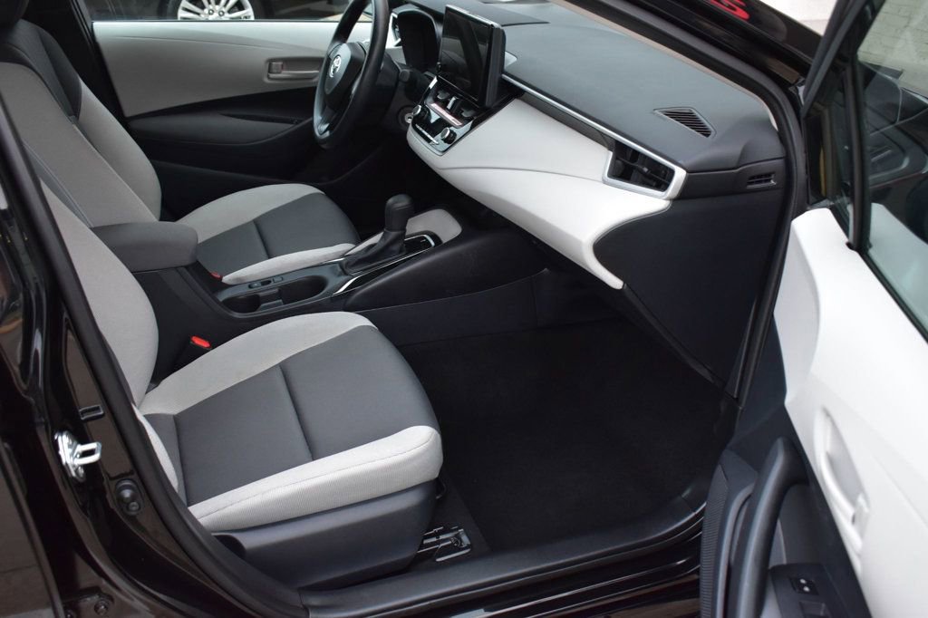 Used 2025 Toyota Corolla LE image 19