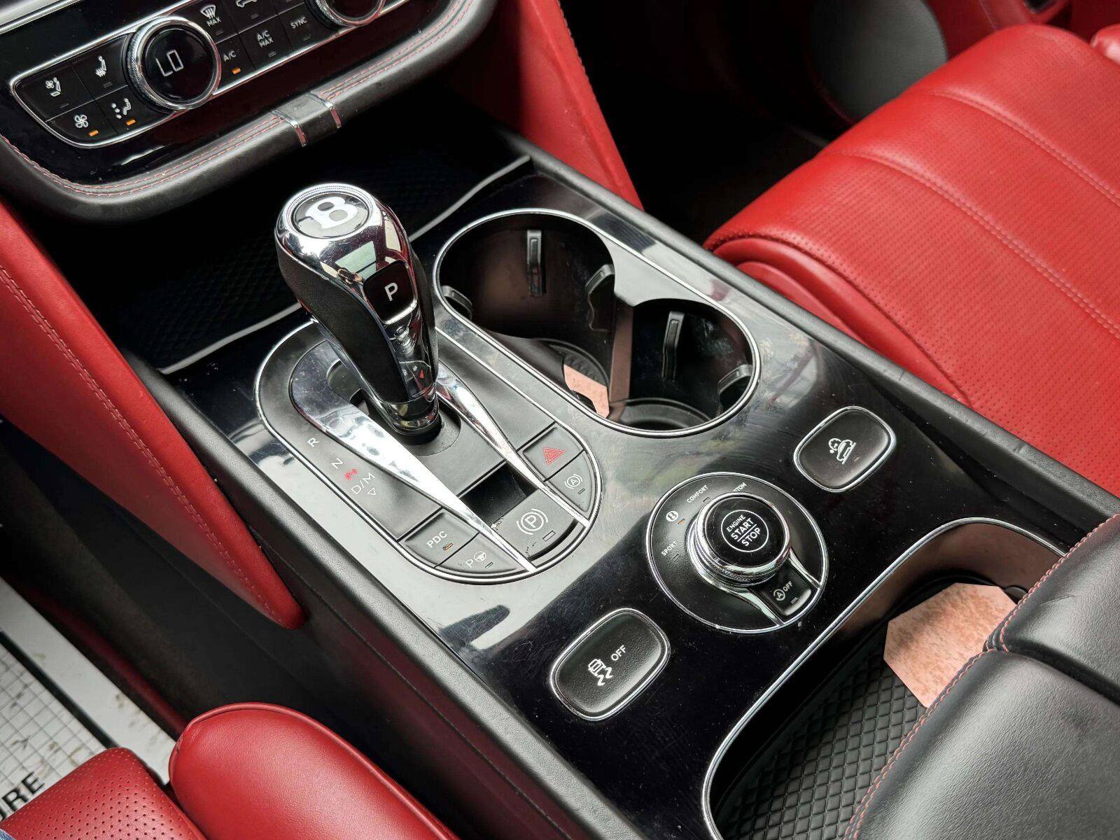 Used 2018 Bentley Bentayga AWD/4WD image 45