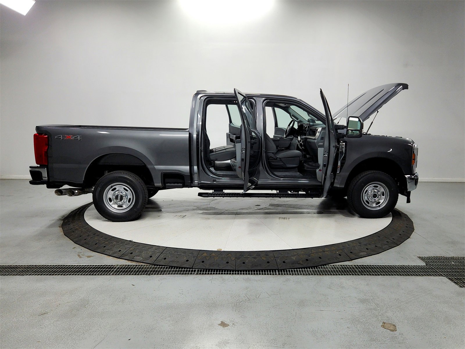 New 2025 Ford F250 XL w/ XL Chrome Package image 18