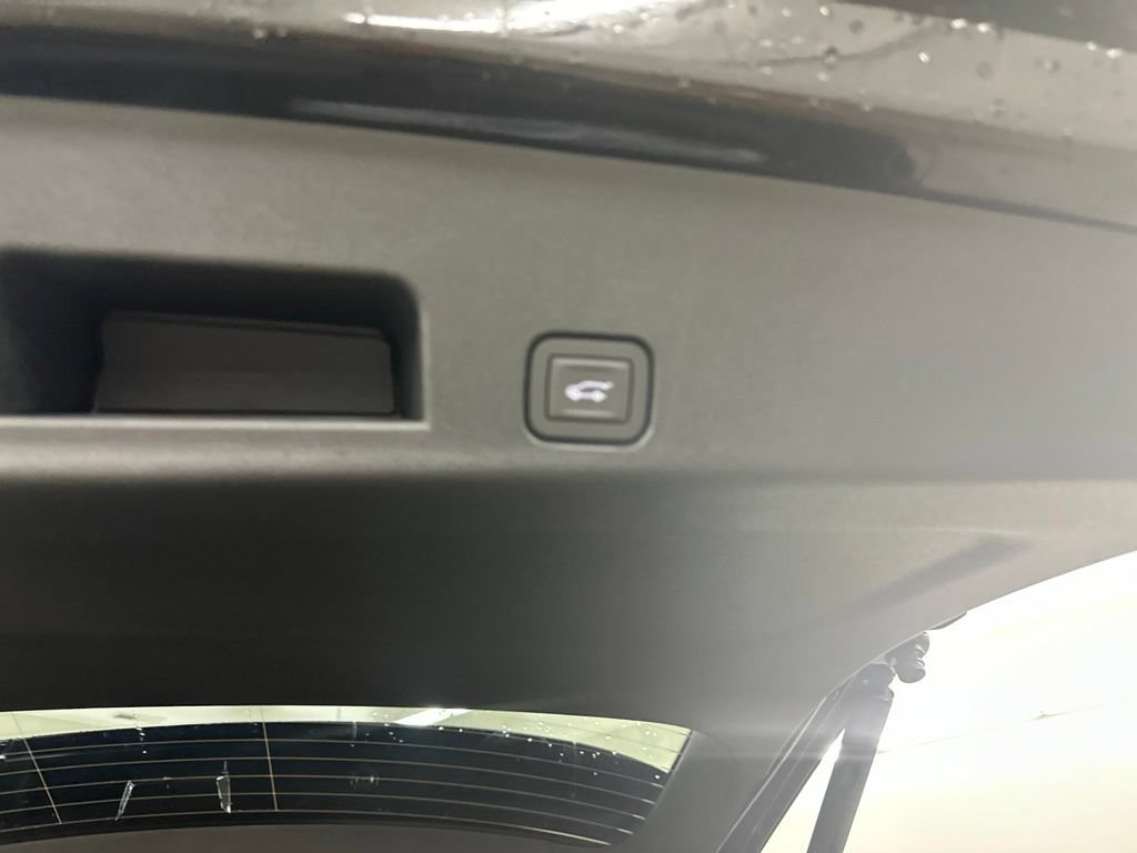 New 2026 GMC Acadia Elevation w/ Elevation Premium Package AWD/4WD image 31
