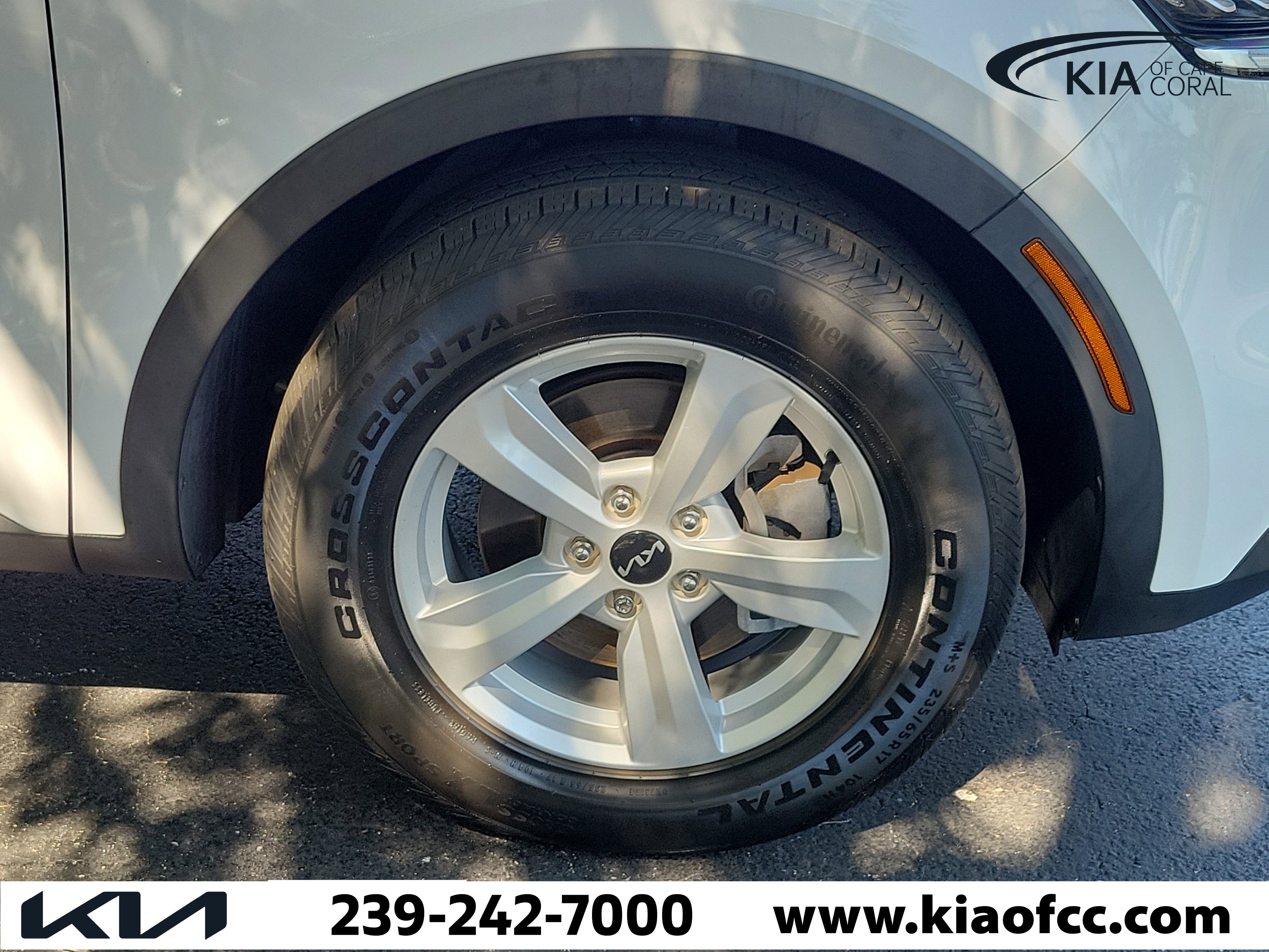 Certified 2023 Kia Sorento LX FWD image 7