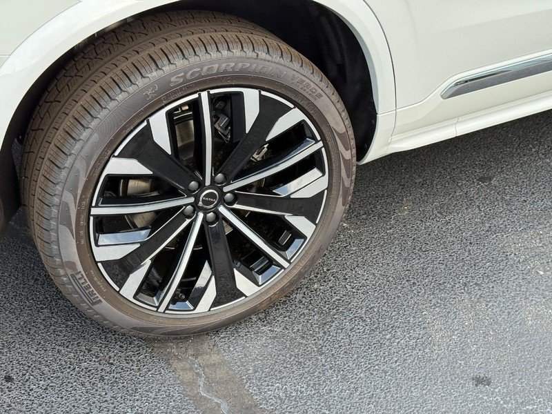 New 2026 Volvo XC90 B6 Plus w/ Protection Package Premier AWD/4WD image 4