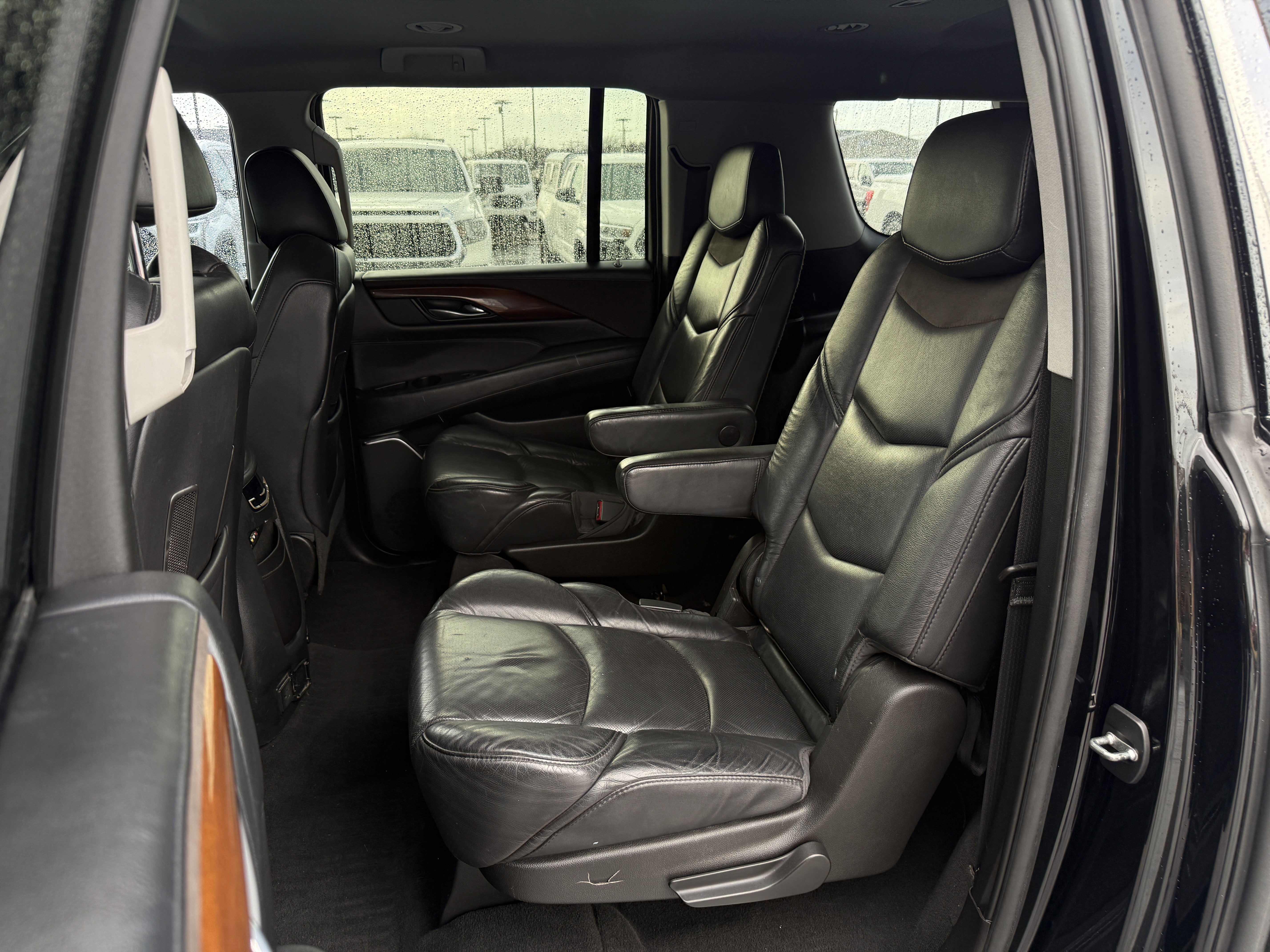 Used 2018 Cadillac Escalade ESV 2WD image 34