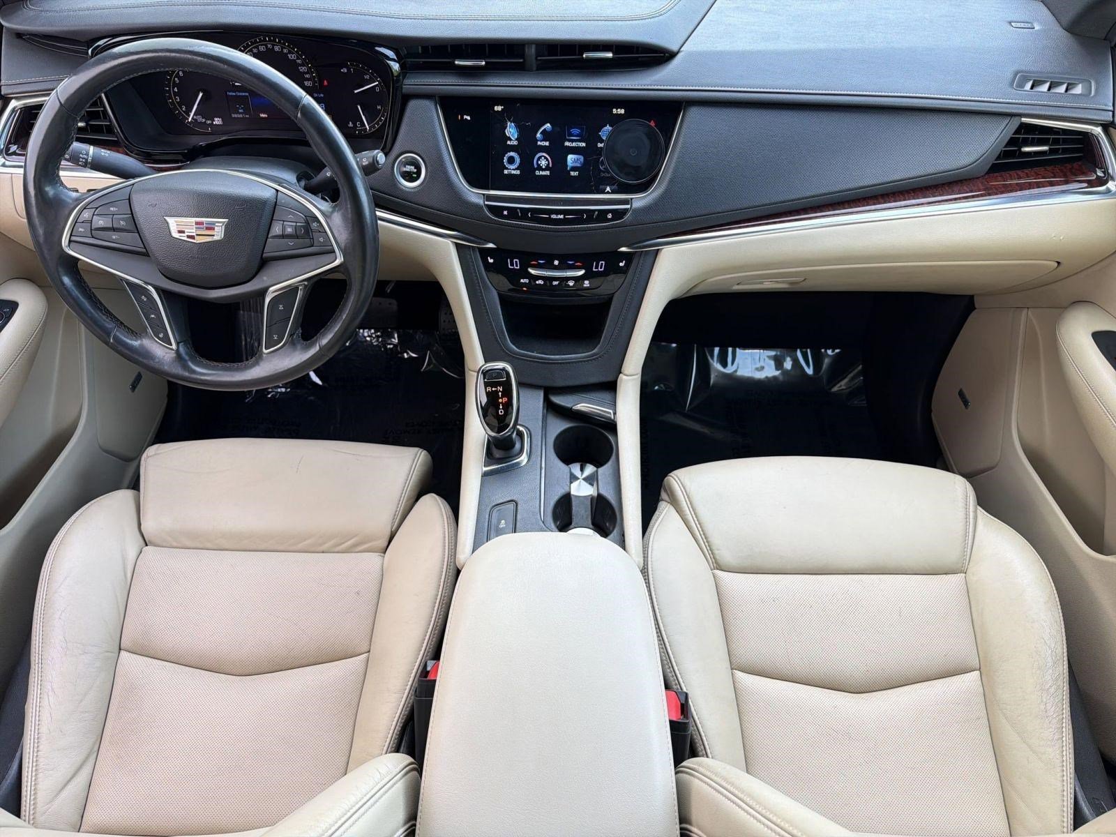 Used 2017 Cadillac XT5 Luxury w/ Driver Awareness Package FWD image 17