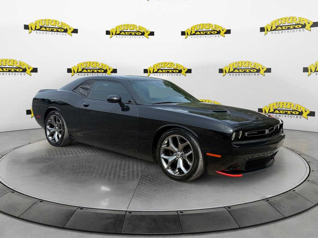 Used 2017 Dodge Challenger SXT RWD image 7