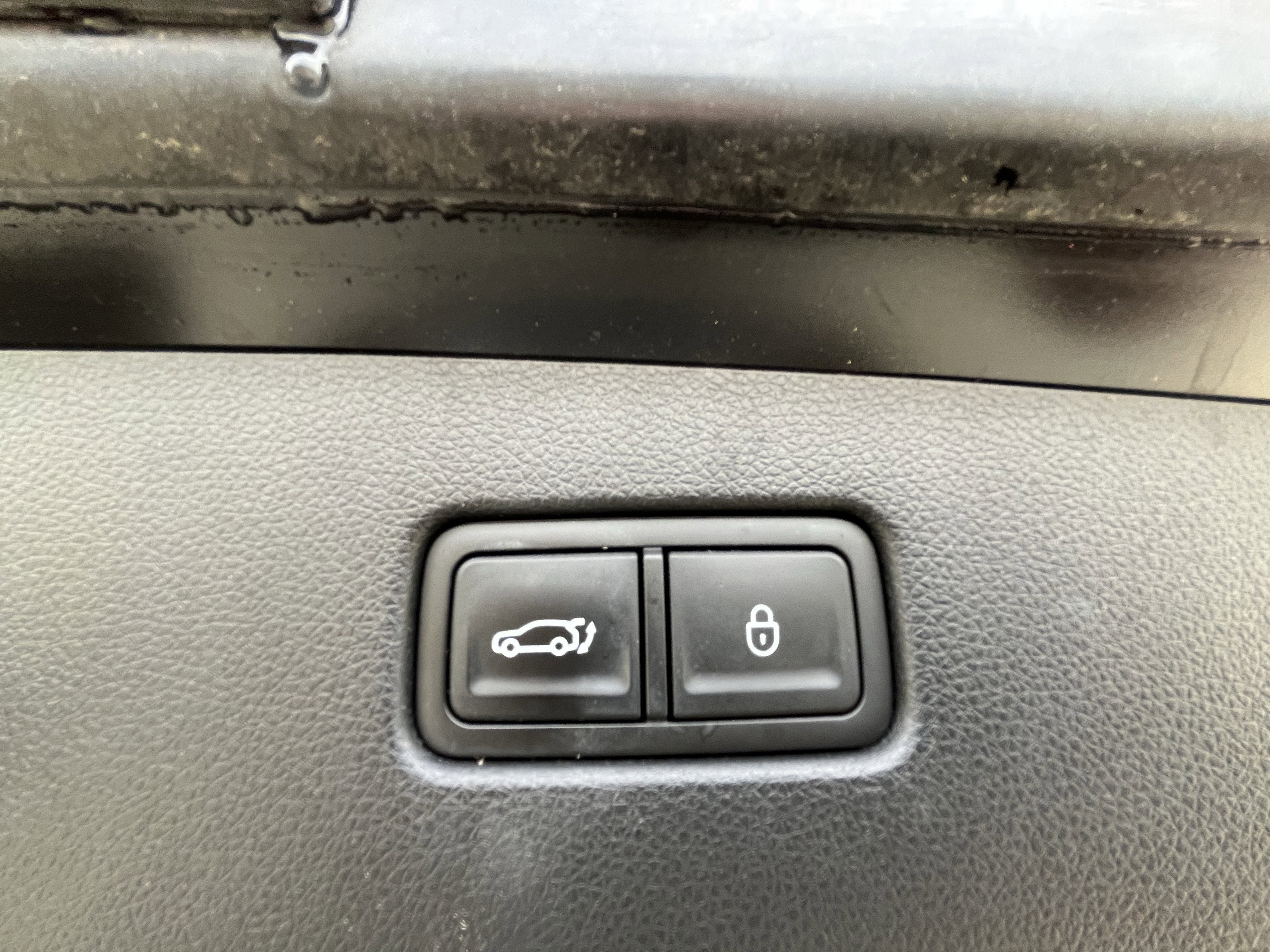 Used 2023 Genesis GV70 3.5T Sport w/ Sport Prestige Package image 32