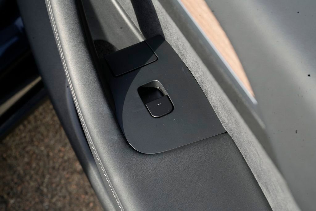 Used 2025 Tesla Model Y Long Range image 28