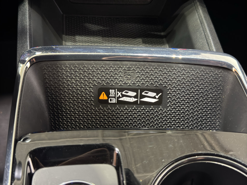 Used 2025 Chevrolet Equinox RS w/ Safety and Technology Package FWD image 32