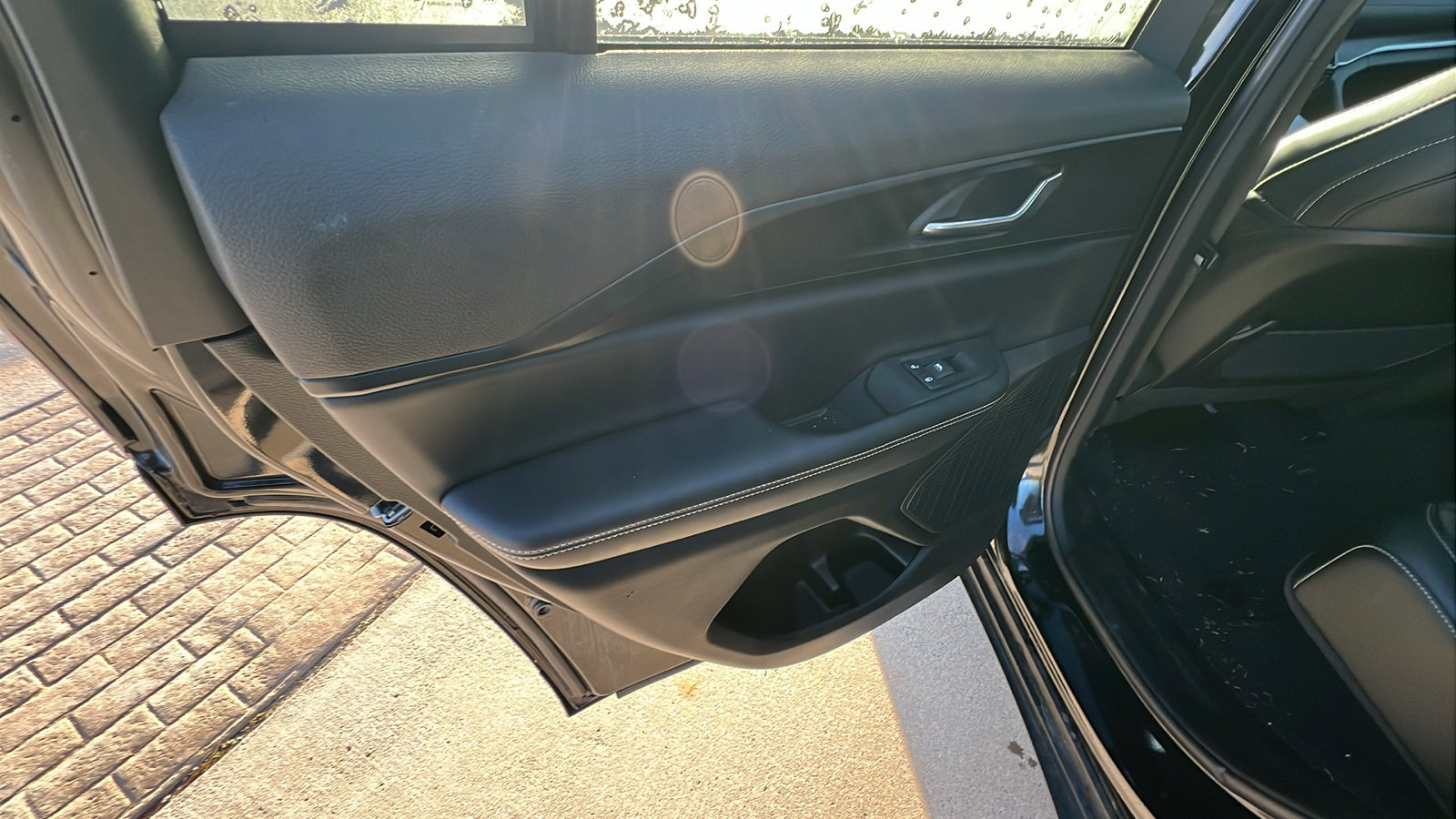 Used 2025 Jeep Grand Cherokee Altitude image 24