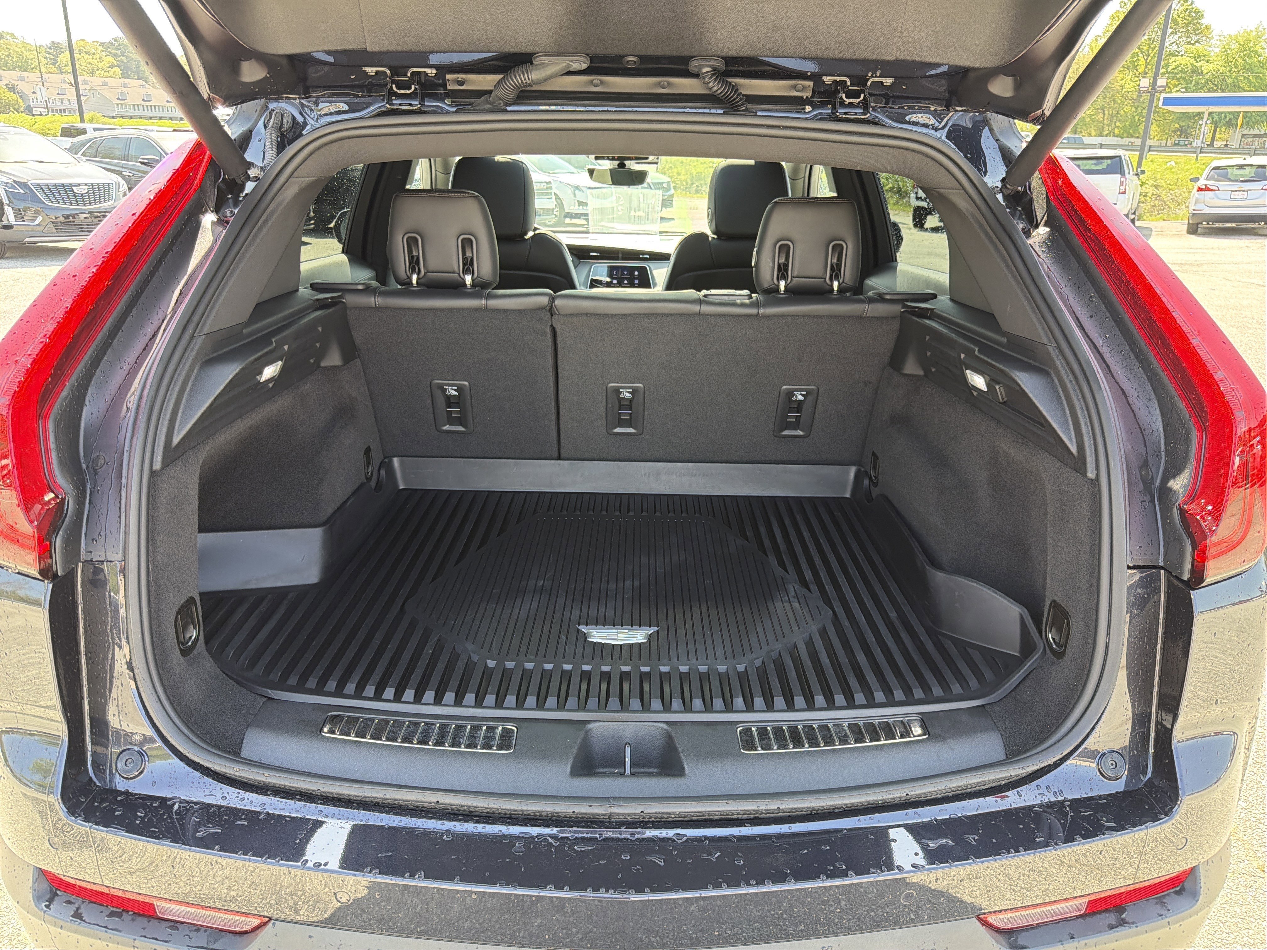 Used 2023 Cadillac XT4 Premium Luxury w/ Enhanced Visibility Package image 22