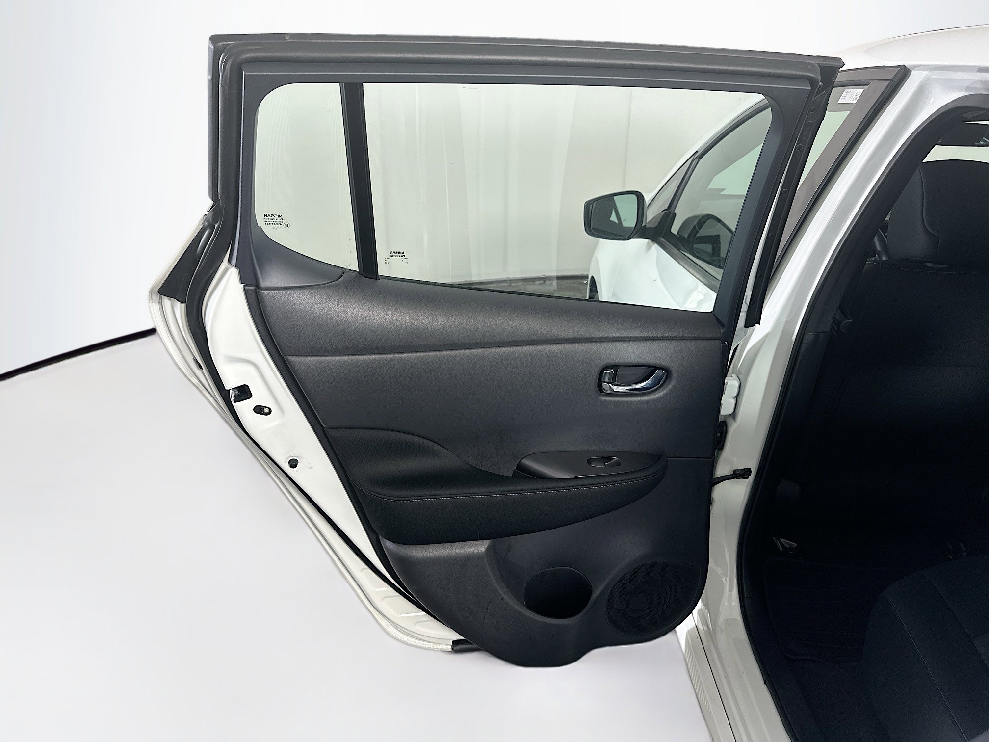 Used 2025 Nissan Leaf S FWD image 26