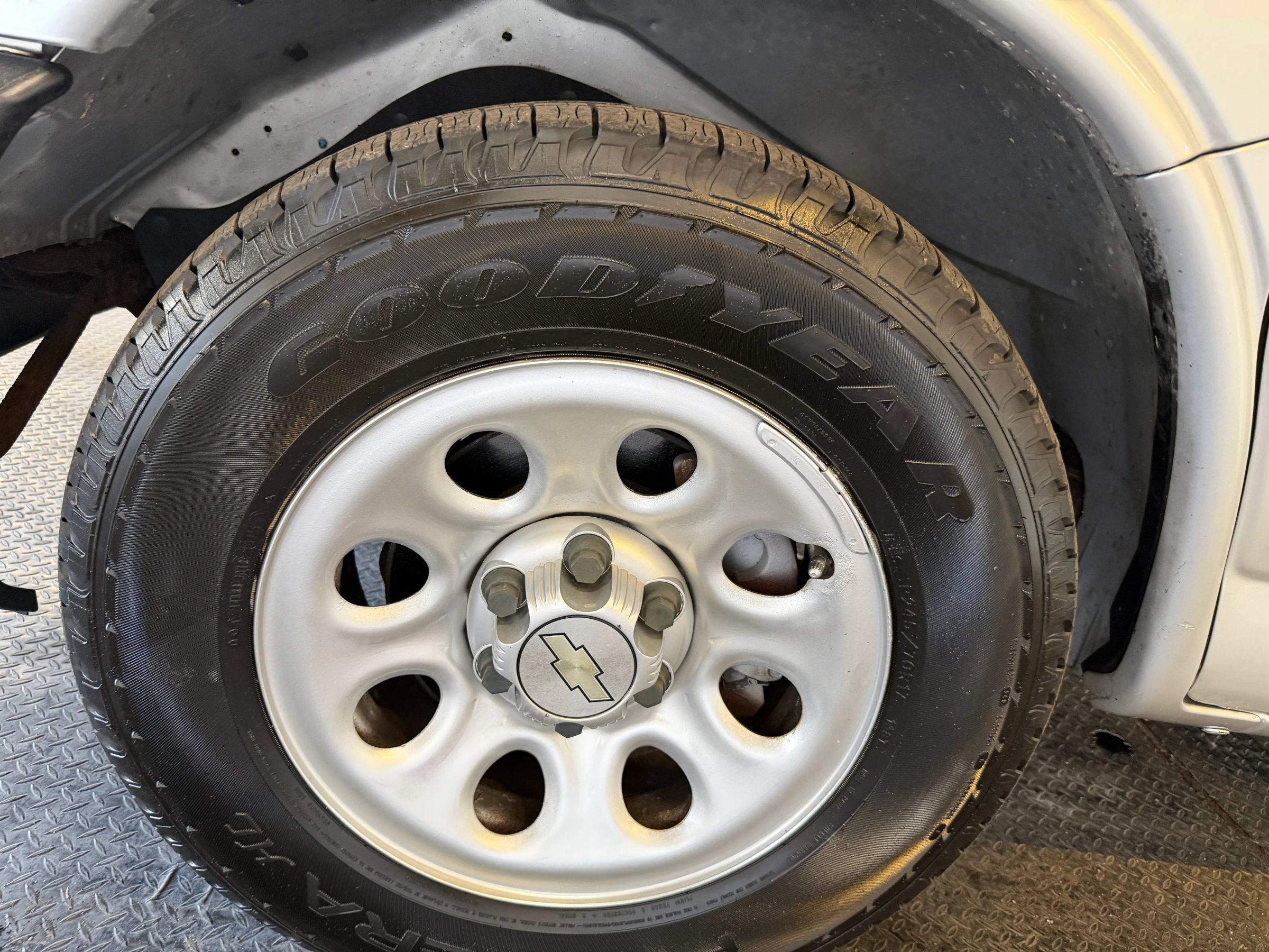 Used 2012 Chevrolet Express 1500 AWD w/ Power Package image 27