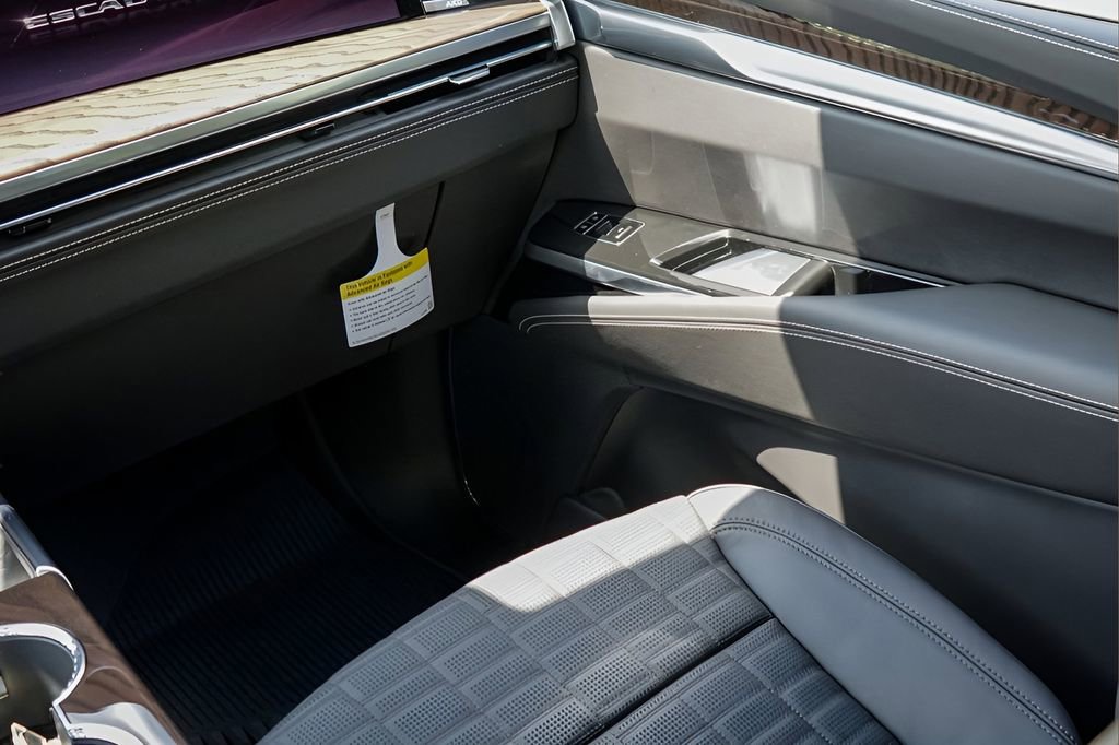 New 2026 Cadillac Escalade Platinum Sport w/ LPO, ONYX Package image 25