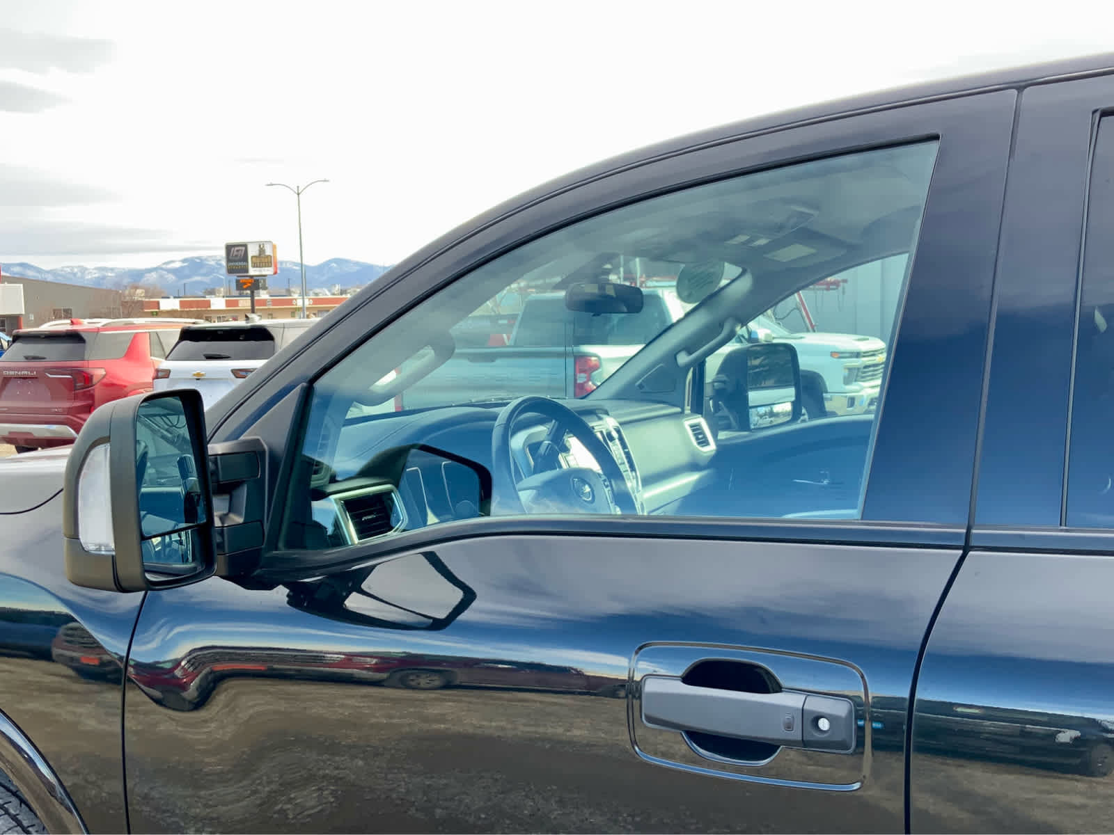 Used 2018 Nissan Titan PRO-4X image 11