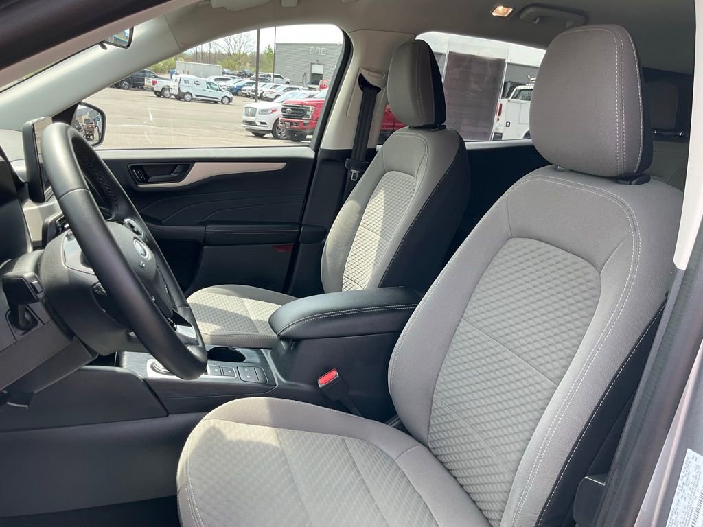 Certified 2022 Ford Escape SE w/ Cold Weather Package image 12