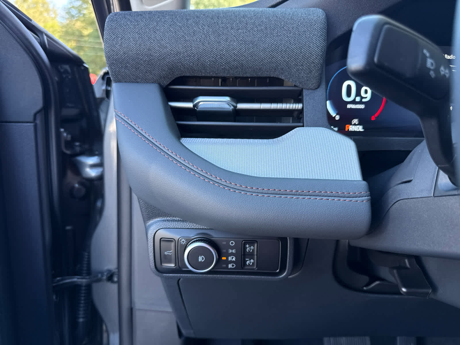 New 2025 Ford Explorer Active w/ Active Comfort Package image 11