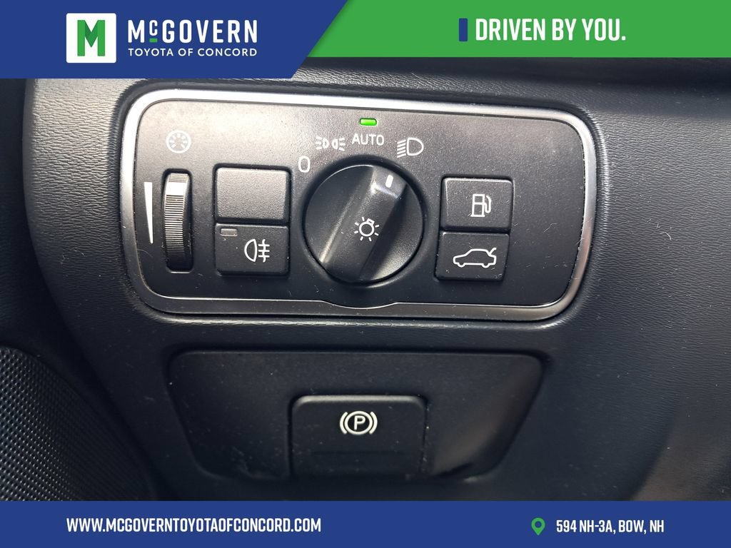 Used 2015 Volvo XC60 T6 R-Design Platinum AWD/4WD image 8