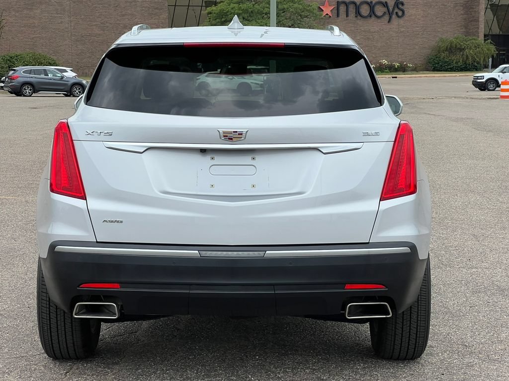 Used 2018 Cadillac XT5 Luxury w/ Driver Awareness Package AWD/4WD image 43